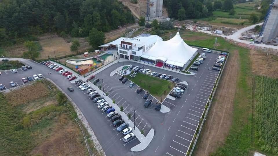 Atva Residence Hotel Dolni Dobrenoec Exterior photo